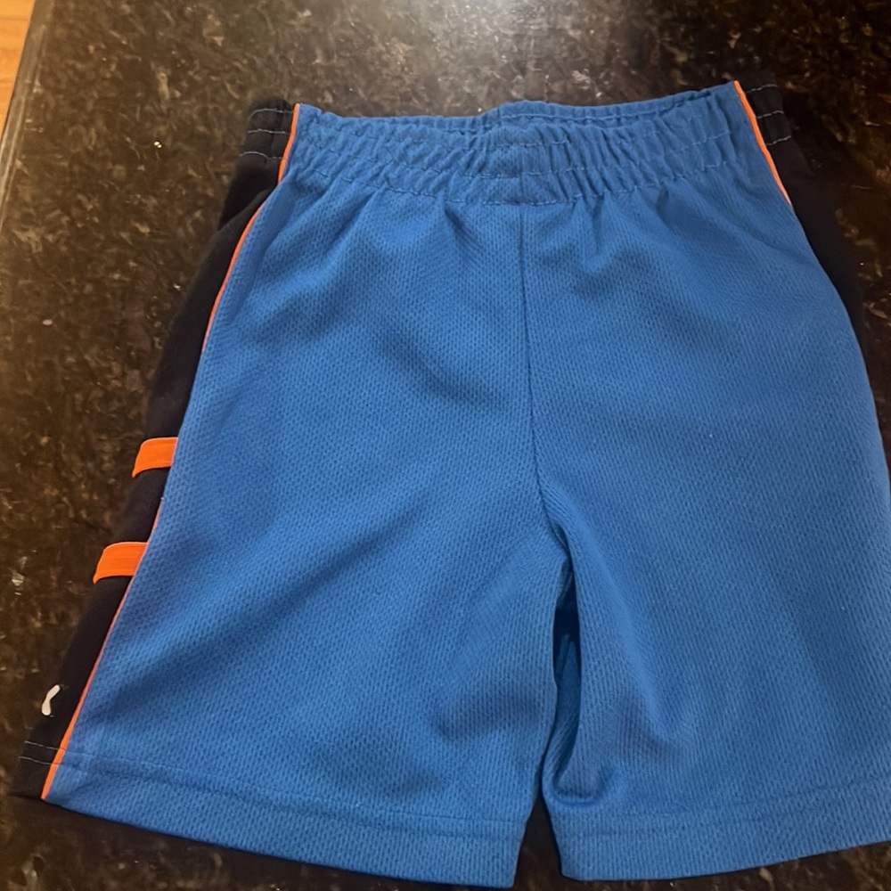 Shorts - Picture 2 of 3